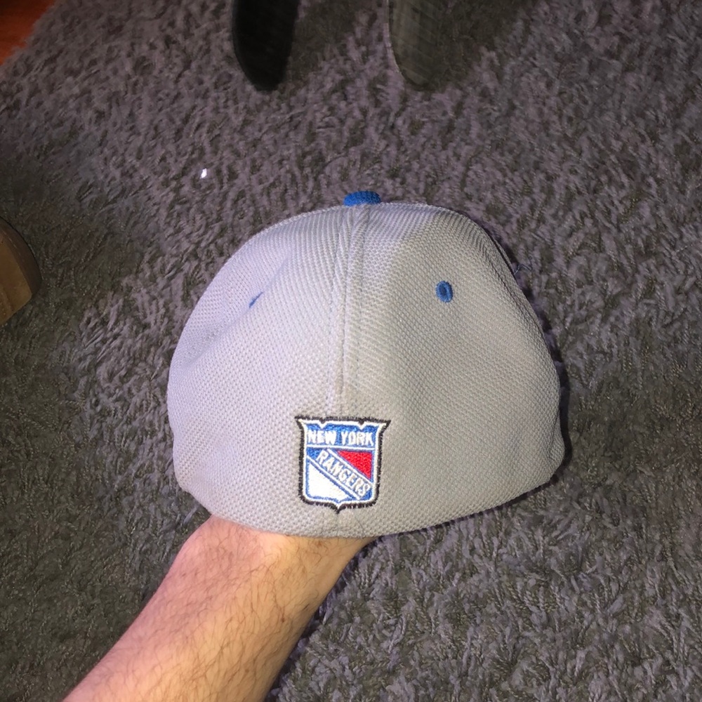 New York Rangers hat - Picture 3 of 4